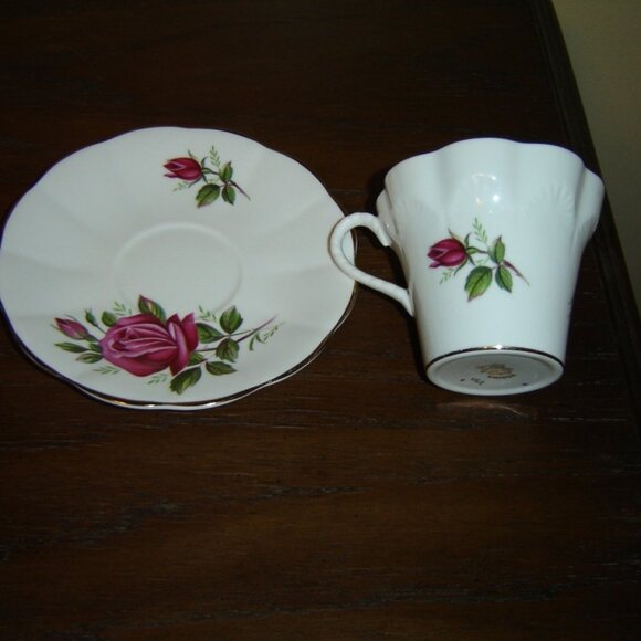 Rosina 2317 pink Rose embossed cup and saucer VGU - Picture 6 of 7